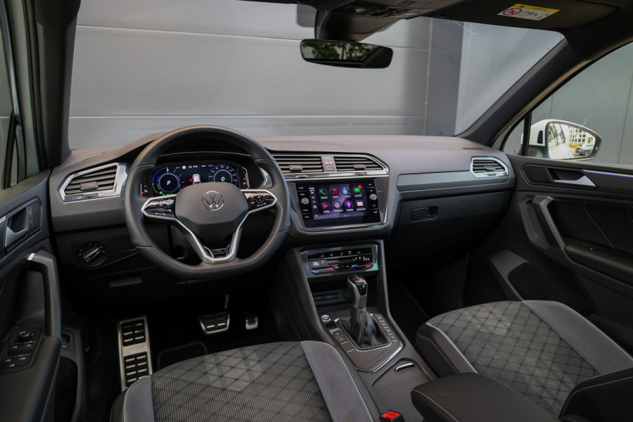 Volkswagen Tiguan 1.4 TSI eHybrid R-Line Business | BTW | PANORAMADAK | IQ-LIGHT | KEYLESS | ACC | ELEK KOFFERKLEP |