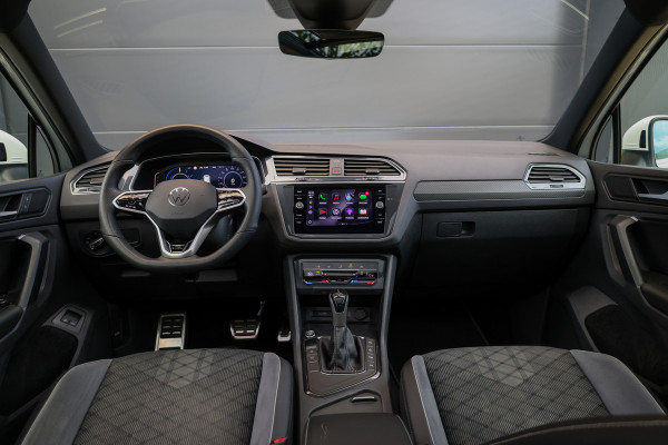 Volkswagen Tiguan 1.4 TSI eHybrid R-Line Business | BTW | PANORAMADAK | IQ-LIGHT | KEYLESS | ACC | ELEK KOFFERKLEP |
