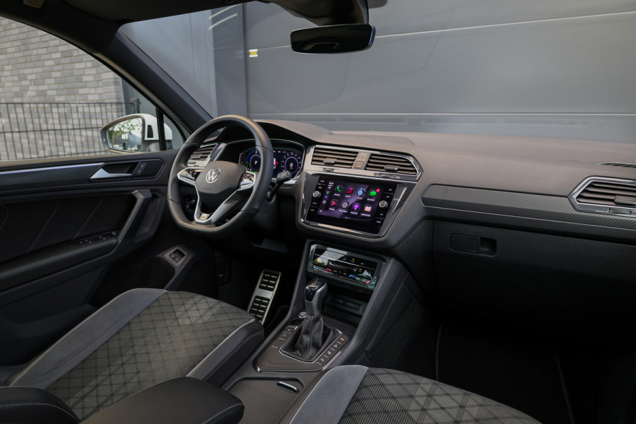 Volkswagen Tiguan 1.4 TSI eHybrid R-Line Business | BTW | PANORAMADAK | IQ-LIGHT | KEYLESS | ACC | ELEK KOFFERKLEP |
