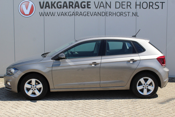 Volkswagen Polo 1.0-95pk TSI Comfortline. Mooie 5drs. VW Polo voor nog jaren rijplezier ! Airco, adaptieve cruise cntrl, navigatie, bluetooth tel. voorb., Apple Carplay/Android auto, LM wielen, 4x USB uitg., metallic lak, camera etc.