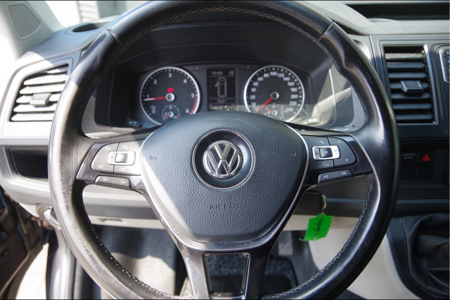 Volkswagen Transporter 2.0 TDI L2 EURO 6! 150PK, 2X SCHUIFDEUR, TREKHAAK, 20'' LMV, STOELVERWARMING, STANDKACHEL, CRUISE, AIRCO