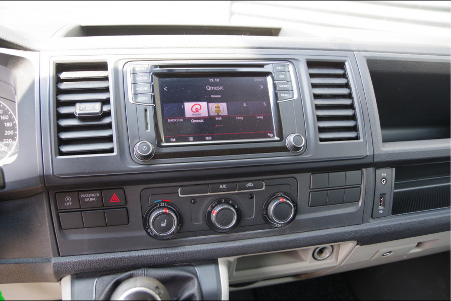 Volkswagen Transporter 2.0 TDI L2 EURO 6! 150PK, 2X SCHUIFDEUR, TREKHAAK, 20'' LMV, STOELVERWARMING, STANDKACHEL, CRUISE, AIRCO