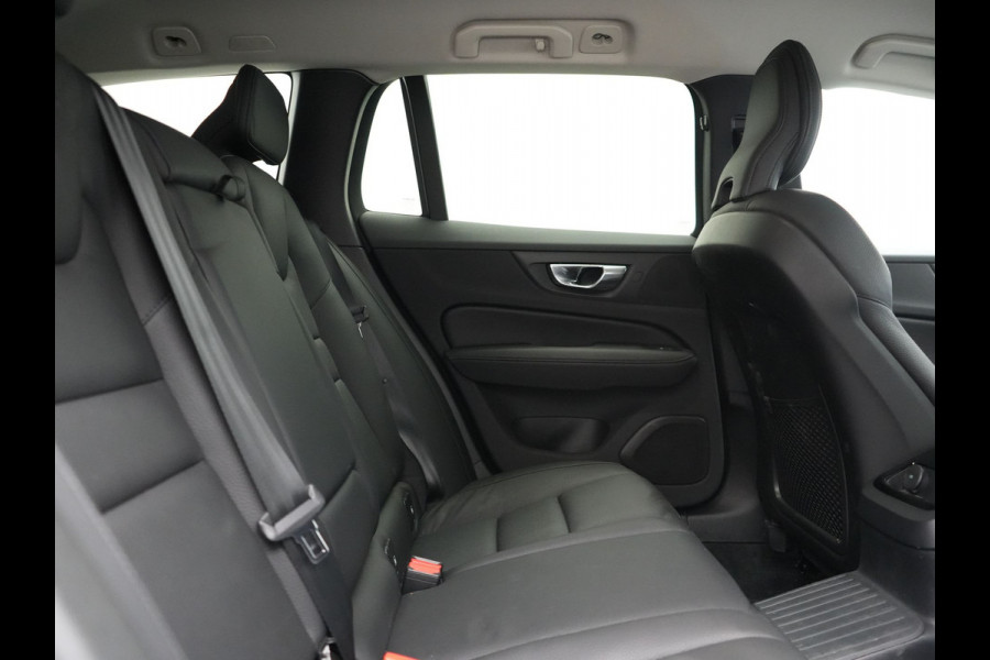 Volvo V60 T6 Recharge AWD Inscription PHEV 340pk Dealer O.H | Trekhaak Af Fabriek | Camera | Harman / Kardon | Lederen Sportstoelen Verwarmd | Cruise Control | Apple Carplay | Stuurverwarming | Keyless | Virtual | Navigatie | DAB | 18"L.M |