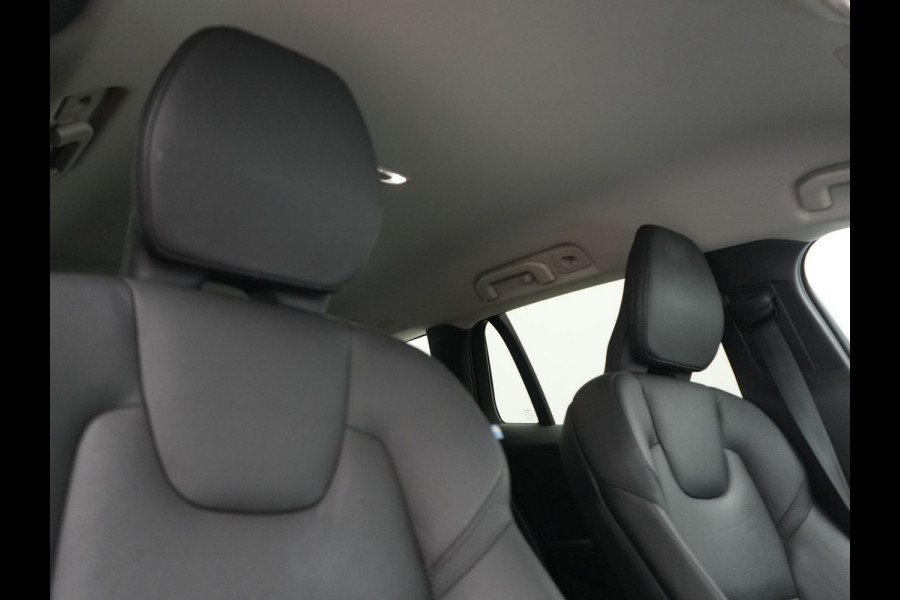 Volvo V60 T6 Recharge AWD Inscription PHEV 340pk Dealer O.H | Trekhaak Af Fabriek | Camera | Harman / Kardon | Lederen Sportstoelen Verwarmd | Cruise Control | Apple Carplay | Stuurverwarming | Keyless | Virtual | Navigatie | DAB | 18"L.M |