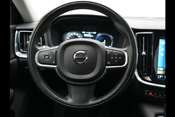 Volvo V60 T6 Recharge AWD Inscription PHEV 340pk Dealer O.H | Trekhaak Af Fabriek | Camera | Harman / Kardon | Lederen Sportstoelen Verwarmd | Cruise Control | Apple Carplay | Stuurverwarming | Keyless | Virtual | Navigatie | DAB | 18"L.M |