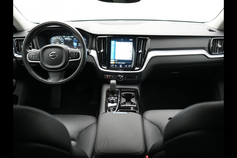 Volvo V60 T6 Recharge AWD Inscription PHEV 340pk Dealer O.H | Trekhaak Af Fabriek | Camera | Harman / Kardon | Lederen Sportstoelen Verwarmd | Cruise Control | Apple Carplay | Stuurverwarming | Keyless | Virtual | Navigatie | DAB | 18"L.M |