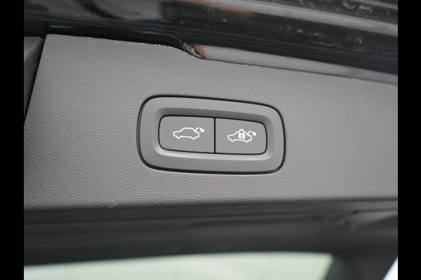 Volvo V60 T6 Recharge AWD Inscription PHEV 340pk Dealer O.H | Trekhaak Af Fabriek | Camera | Harman / Kardon | Lederen Sportstoelen Verwarmd | Cruise Control | Apple Carplay | Stuurverwarming | Keyless | Virtual | Navigatie | DAB | 18"L.M |