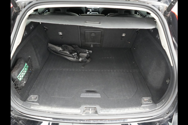 Volvo V60 T6 Recharge AWD Inscription PHEV 340pk Dealer O.H | Trekhaak Af Fabriek | Camera | Harman / Kardon | Lederen Sportstoelen Verwarmd | Cruise Control | Apple Carplay | Stuurverwarming | Keyless | Virtual | Navigatie | DAB | 18"L.M |