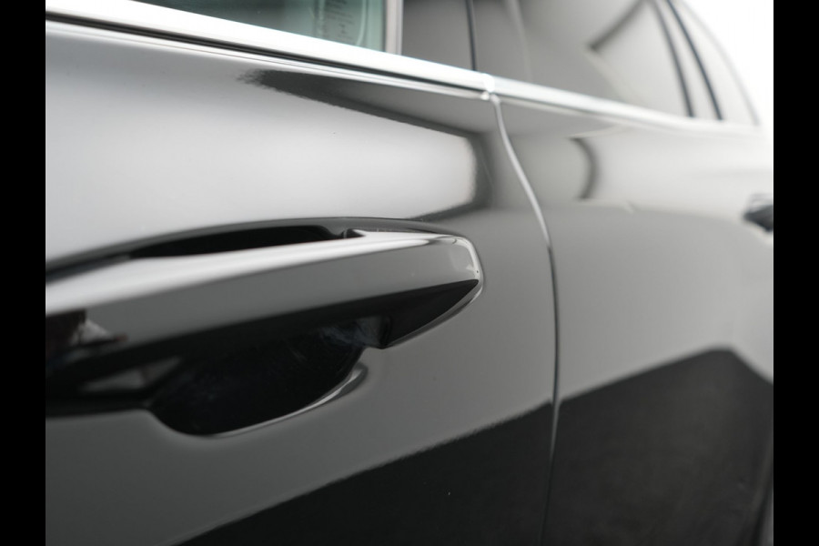 Volvo V60 T6 Recharge AWD Inscription PHEV 340pk Dealer O.H | Trekhaak Af Fabriek | Camera | Harman / Kardon | Lederen Sportstoelen Verwarmd | Cruise Control | Apple Carplay | Stuurverwarming | Keyless | Virtual | Navigatie | DAB | 18"L.M |