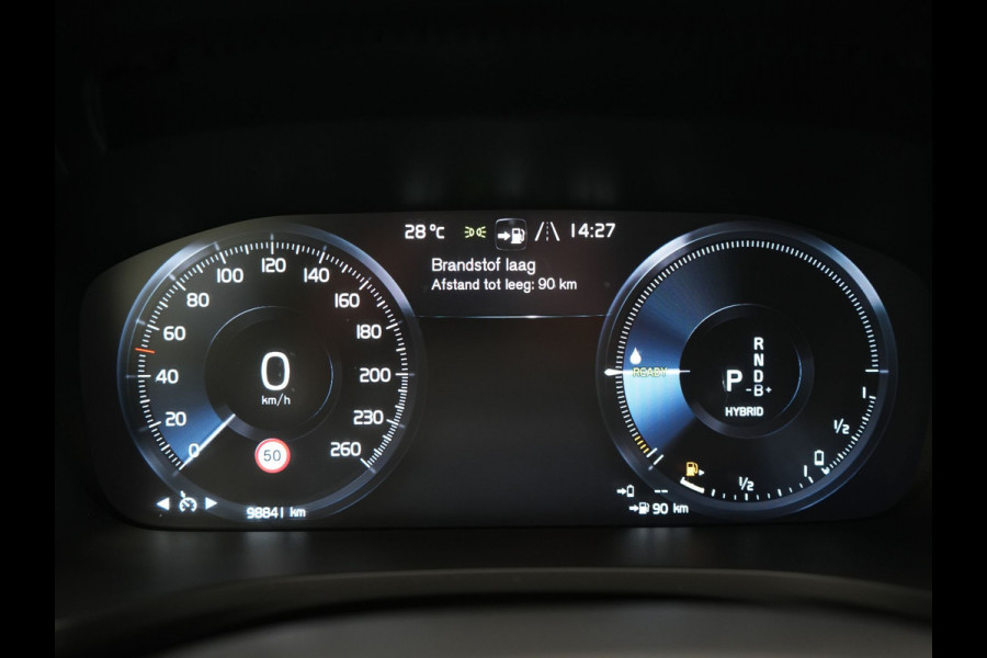 Volvo V60 T6 Recharge AWD Inscription PHEV 340pk Dealer O.H | Trekhaak Af Fabriek | Camera | Harman / Kardon | Lederen Sportstoelen Verwarmd | Cruise Control | Apple Carplay | Stuurverwarming | Keyless | Virtual | Navigatie | DAB | 18"L.M |