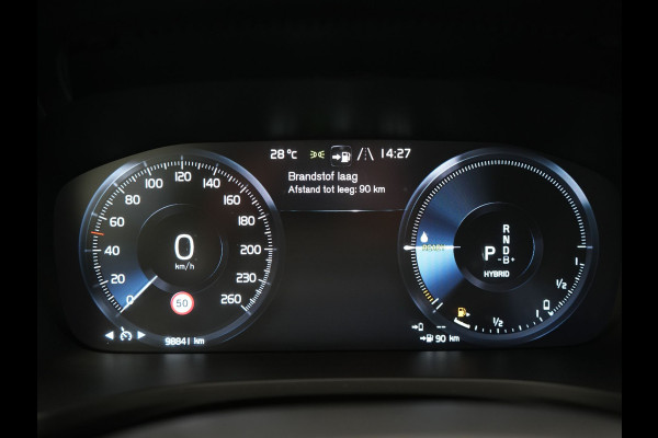 Volvo V60 T6 Recharge AWD Inscription PHEV 340pk Dealer O.H | Trekhaak Af Fabriek | Camera | Harman / Kardon | Lederen Sportstoelen Verwarmd | Cruise Control | Apple Carplay | Stuurverwarming | Keyless | Virtual | Navigatie | DAB | 18"L.M |