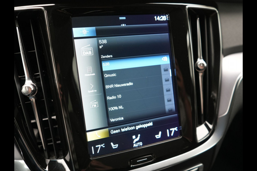 Volvo V60 T6 Recharge AWD Inscription PHEV 340pk Dealer O.H | Trekhaak Af Fabriek | Camera | Harman / Kardon | Lederen Sportstoelen Verwarmd | Cruise Control | Apple Carplay | Stuurverwarming | Keyless | Virtual | Navigatie | DAB | 18"L.M |