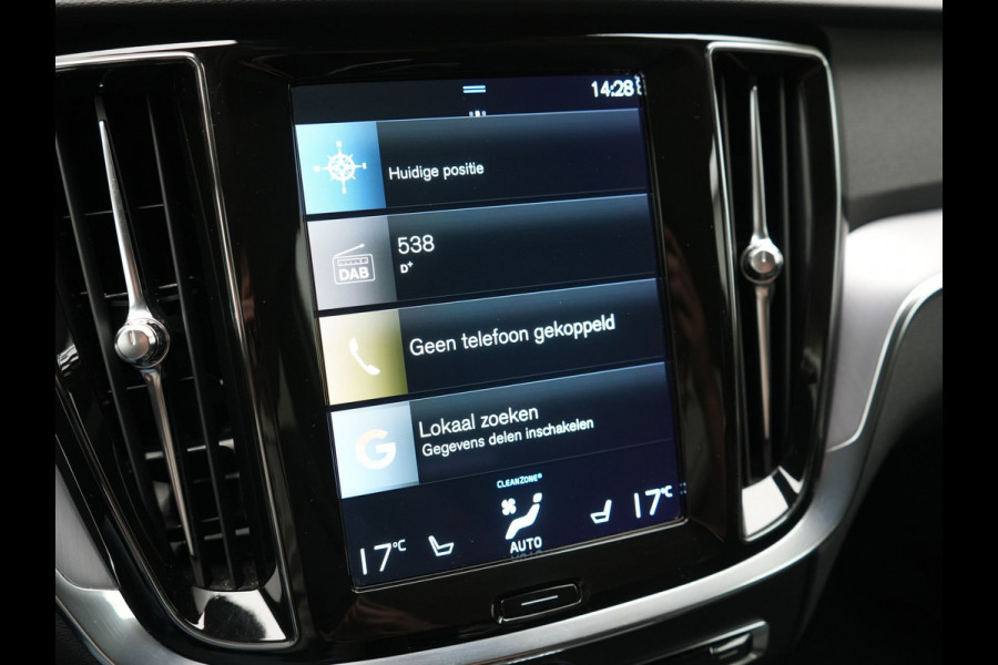 Volvo V60 T6 Recharge AWD Inscription PHEV 340pk Dealer O.H | Trekhaak Af Fabriek | Camera | Harman / Kardon | Lederen Sportstoelen Verwarmd | Cruise Control | Apple Carplay | Stuurverwarming | Keyless | Virtual | Navigatie | DAB | 18"L.M |