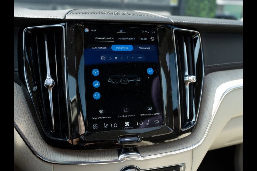 Volvo XC60 2.0 T8 455PK Plug-in hybrid AWD Ultimate Dark | SOH 99,8% | Pano | H/K Sound | Surround View
