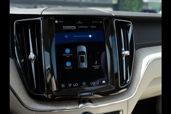 Volvo XC60 2.0 T8 455PK Plug-in hybrid AWD Ultimate Dark | SOH 99,8% | Pano | H/K Sound | Surround View
