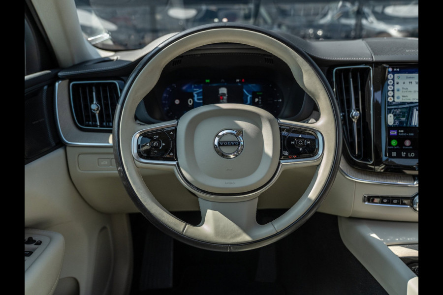 Volvo XC60 2.0 T8 455PK Plug-in hybrid AWD Ultimate Dark | SOH 99,8% | Pano | H/K Sound | Surround View