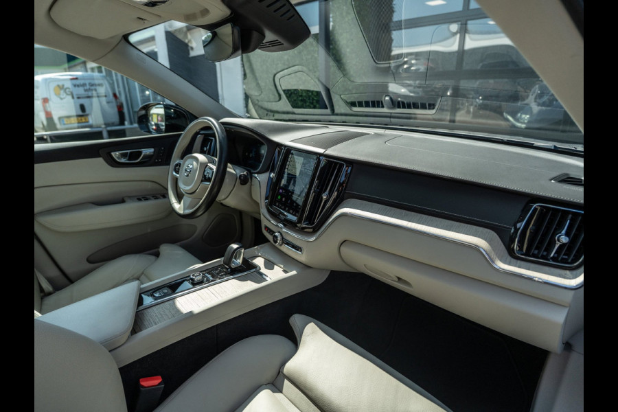 Volvo XC60 2.0 T8 455PK Plug-in hybrid AWD Ultimate Dark | SOH 99,8% | Pano | H/K Sound | Surround View