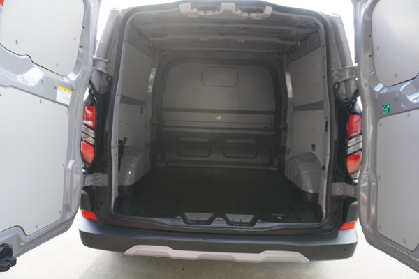 Ford Transit Custom 320L 2.0 TDCI 136PK L2H1 Trail DubbelCabine Schuifdeur L/R Nr. V090 | Airco | Adap | Navi| Camera | Blis | LM velgen | DEMO
