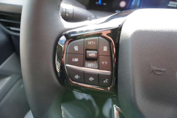Ford Transit Custom 320L 2.0 TDCI 136PK L2H1 Trail DubbelCabine Schuifdeur L/R Nr. V090 | Airco | Adap | Navi| Camera | Blis | LM velgen | DEMO