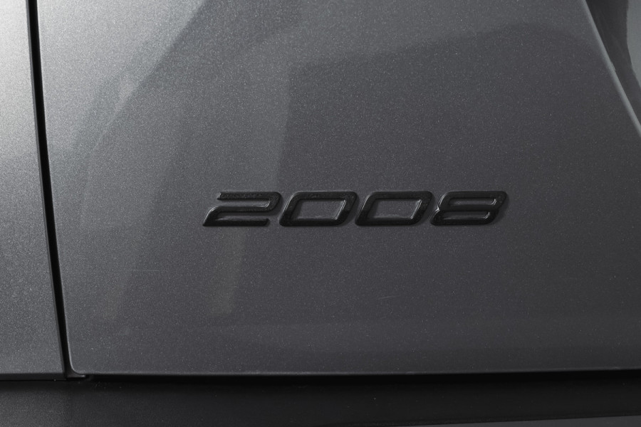 Peugeot 2008 1.2 PureTech 130 PK Allure - Automaat | Dig. Cockpit | Adapt. Cruise | Stoelverw. | PDC | Camera | App. Connect | ECC | LM 17" |