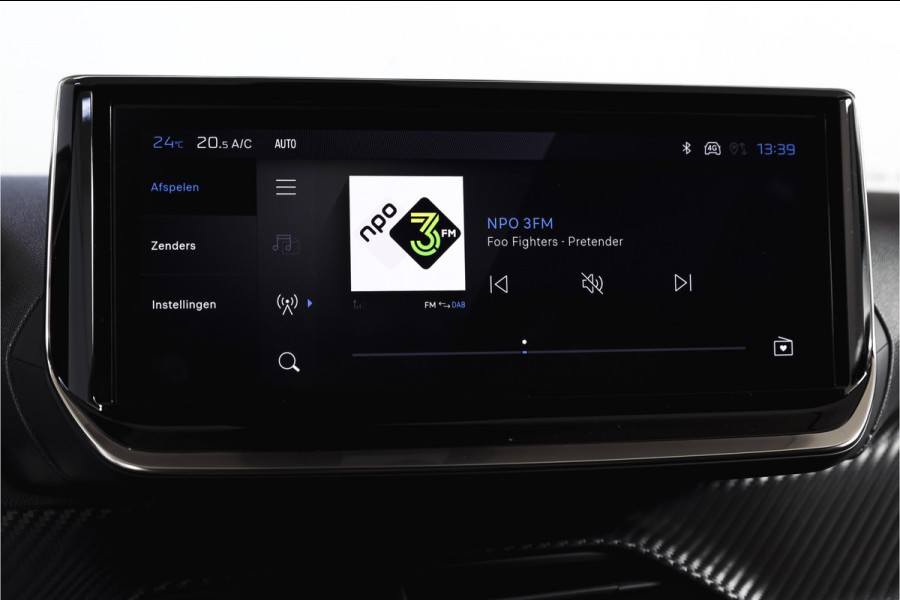 Peugeot 2008 1.2 PureTech 130 PK Allure - Automaat | Dig. Cockpit | Adapt. Cruise | Stoelverw. | PDC | Camera | App. Connect | ECC | LM 17" |