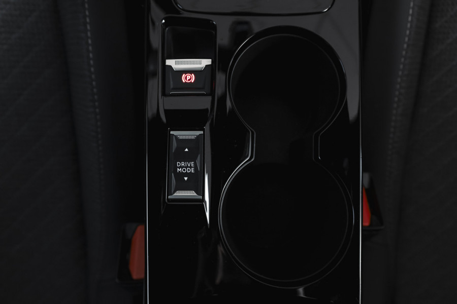 Peugeot 2008 1.2 PureTech 130 PK Allure - Automaat | Dig. Cockpit | Adapt. Cruise | Stoelverw. | PDC | Camera | App. Connect | ECC | LM 17" |