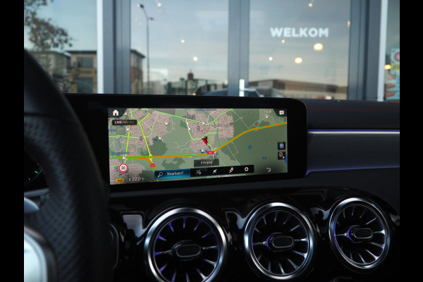 Mercedes-Benz CLA-Klasse 250e AMG / Pano / Distronic / Ambient / Multibeam / CarPlay / Camera / 19inch