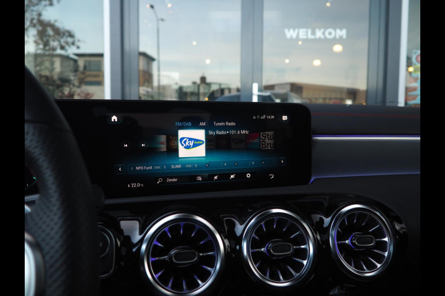 Mercedes-Benz CLA-Klasse 250e AMG / Pano / Distronic / Ambient / Multibeam / CarPlay / Camera / 19inch