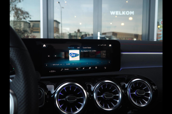 Mercedes-Benz CLA-Klasse 250e AMG / Pano / Distronic / Ambient / Multibeam / CarPlay / Camera / 19inch