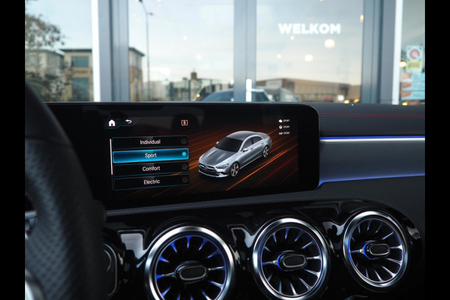 Mercedes-Benz CLA-Klasse 250e AMG / Pano / Distronic / Ambient / Multibeam / CarPlay / Camera / 19inch