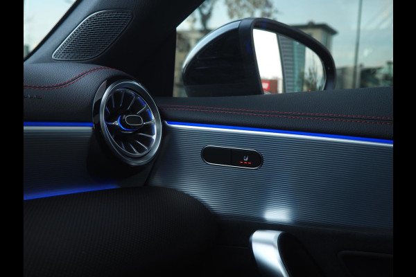 Mercedes-Benz CLA-Klasse 250e AMG / Pano / Distronic / Ambient / Multibeam / CarPlay / Camera / 19inch