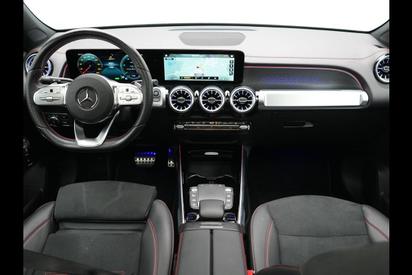 Mercedes-Benz EQB 350 4MATIC AMG Line 70 kWh 293pk Dealer O.H | Panodak | Camera | Alcantara Sportstoelen Verwarmd | Cruise Control | Apple Carplay | Virtual | Navigatie | DAB | 18"L.M |
