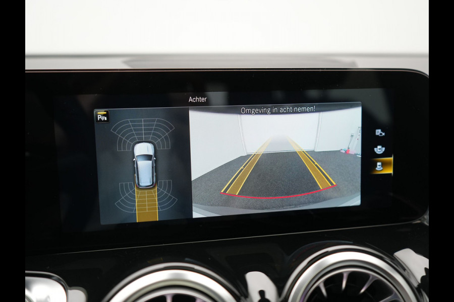 Mercedes-Benz EQB 350 4MATIC AMG Line 70 kWh 293pk Dealer O.H | Panodak | Camera | Alcantara Sportstoelen Verwarmd | Cruise Control | Apple Carplay | Virtual | Navigatie | DAB | 18"L.M |