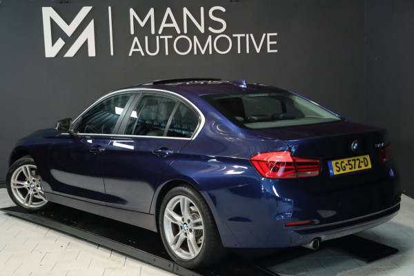 BMW 3 Serie 318i High Executive / SCHUIFDAK / LEDER / CARPLAY / STOELVERW