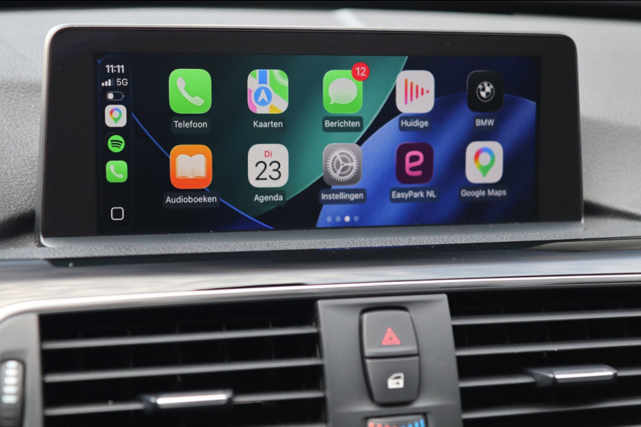 BMW 3 Serie 318i High Executive / SCHUIFDAK / LEDER / CARPLAY / STOELVERW