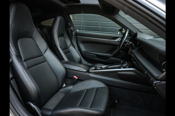 Porsche 911 3.0 Carrera | Panoramadak | Dealeronderhouden | 360 Camera | Ambiance Interieur | Stoel + Stuurverwarming | Elektrisch Verstelbare Stoelen |