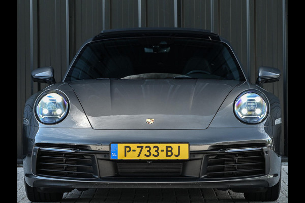 Porsche 911 3.0 Carrera | Panoramadak | Dealeronderhouden | 360 Camera | Ambiance Interieur | Stoel + Stuurverwarming | Elektrisch Verstelbare Stoelen |