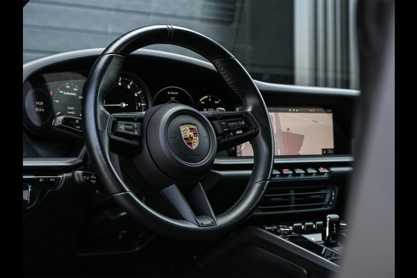 Porsche 911 3.0 Carrera | Panoramadak | Dealeronderhouden | 360 Camera | Ambiance Interieur | Stoel + Stuurverwarming | Elektrisch Verstelbare Stoelen |