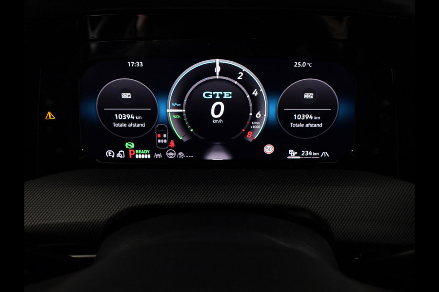 Volkswagen Golf 1.5 eHybrid GTE 272 pk Automaat (DSG) | Verlengde garantie | Navigatie | Panoramadak | Trekhaak (wegklapbaar) | Parkeersensoren (Park assist) | Rondomzicht camera | Head-up display |