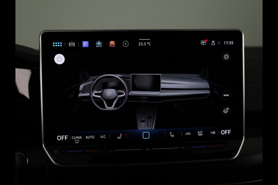 Volkswagen Golf 1.5 eHybrid GTE 272 pk Automaat (DSG) | Verlengde garantie | Navigatie | Panoramadak | Trekhaak (wegklapbaar) | Parkeersensoren (Park assist) | Rondomzicht camera | Head-up display |