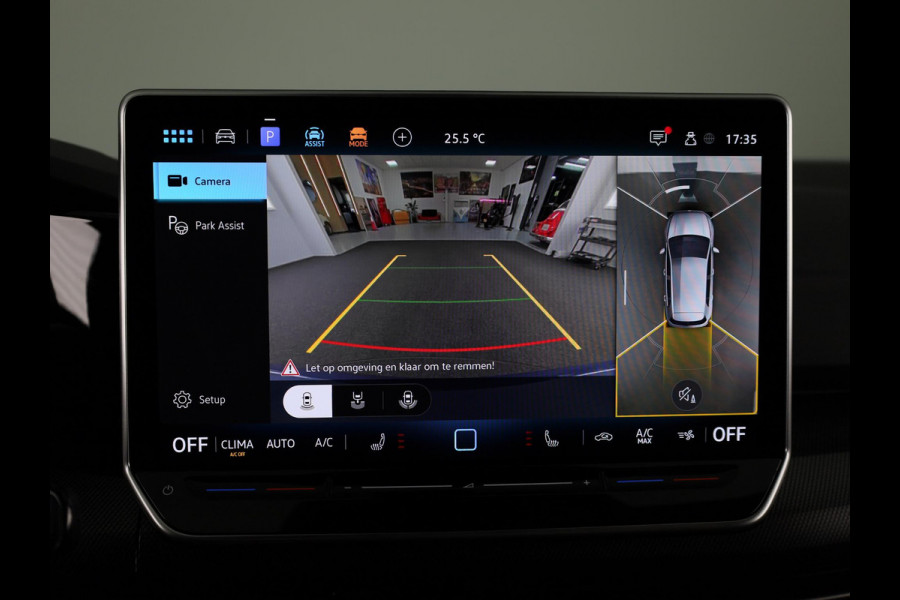 Volkswagen Golf 1.5 eHybrid GTE 272 pk Automaat (DSG) | Verlengde garantie | Navigatie | Panoramadak | Trekhaak (wegklapbaar) | Parkeersensoren (Park assist) | Rondomzicht camera | Head-up display |