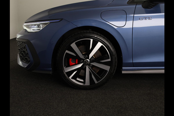 Volkswagen Golf 1.5 eHybrid GTE 272 pk Automaat (DSG) | Verlengde garantie | Navigatie | Panoramadak | Trekhaak (wegklapbaar) | Parkeersensoren (Park assist) | Rondomzicht camera | Head-up display |