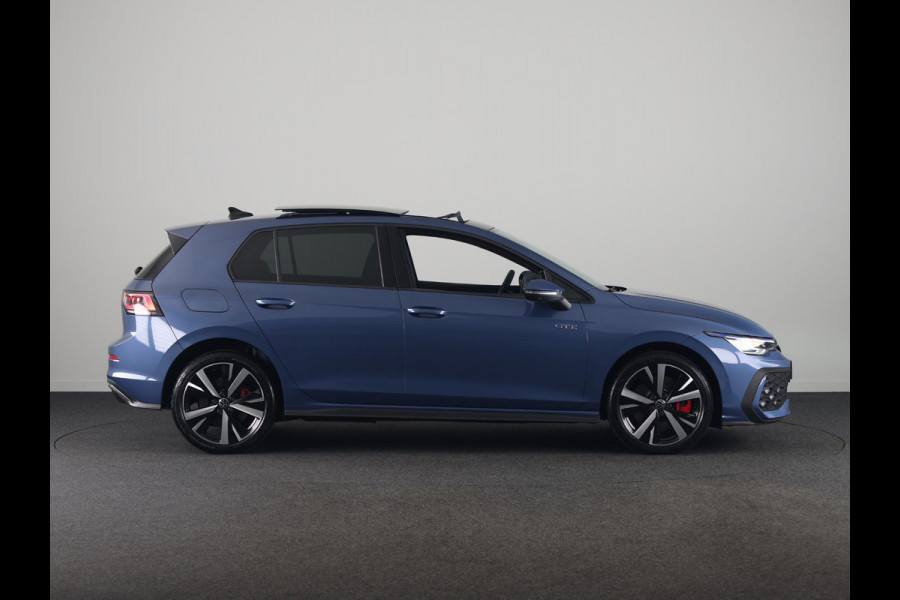 Volkswagen Golf 1.5 eHybrid GTE 272 pk Automaat (DSG) | Verlengde garantie | Navigatie | Panoramadak | Trekhaak (wegklapbaar) | Parkeersensoren (Park assist) | Rondomzicht camera | Head-up display |