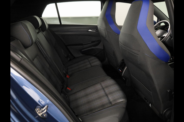Volkswagen Golf 1.5 eHybrid GTE 272 pk Automaat (DSG) | Verlengde garantie | Navigatie | Panoramadak | Trekhaak (wegklapbaar) | Parkeersensoren (Park assist) | Rondomzicht camera | Head-up display |