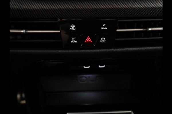 Volkswagen Golf 1.5 eHybrid GTE 272 pk Automaat (DSG) | Verlengde garantie | Navigatie | Panoramadak | Trekhaak (wegklapbaar) | Parkeersensoren (Park assist) | Rondomzicht camera | Head-up display |