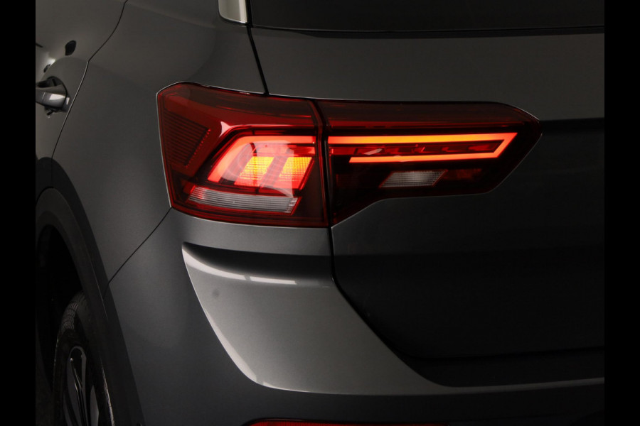 Volkswagen T-Roc 1.0 TSI Life GOAL 116 pk | Navigatie | Parkeersensoren (Park assist) | Autom. airco | Adaptieve cruise control | Stoelverwarming |