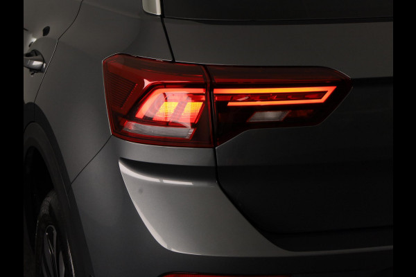 Volkswagen T-Roc 1.0 TSI Life GOAL 116 pk | Navigatie | Parkeersensoren (Park assist) | Autom. airco | Adaptieve cruise control | Stoelverwarming |
