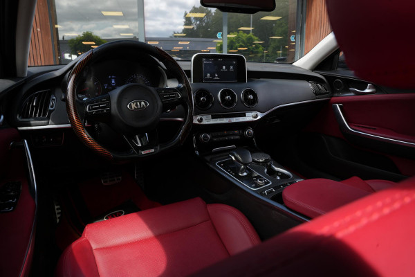 Kia Stinger 3.3 V6 T-GDI AWD GT Schuifdak Stoelverw. Leer Cruise Camera