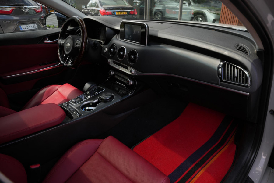 Kia Stinger 3.3 V6 T-GDI AWD GT Schuifdak Stoelverw. Leer Cruise Camera