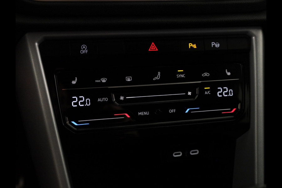 Volkswagen T-Roc 1.0 TSI Life GOAL 116 pk | Navigatie | Parkeersensoren (Park assist) | Autom. airco | Adaptieve cruise control | Stoelverwarming |